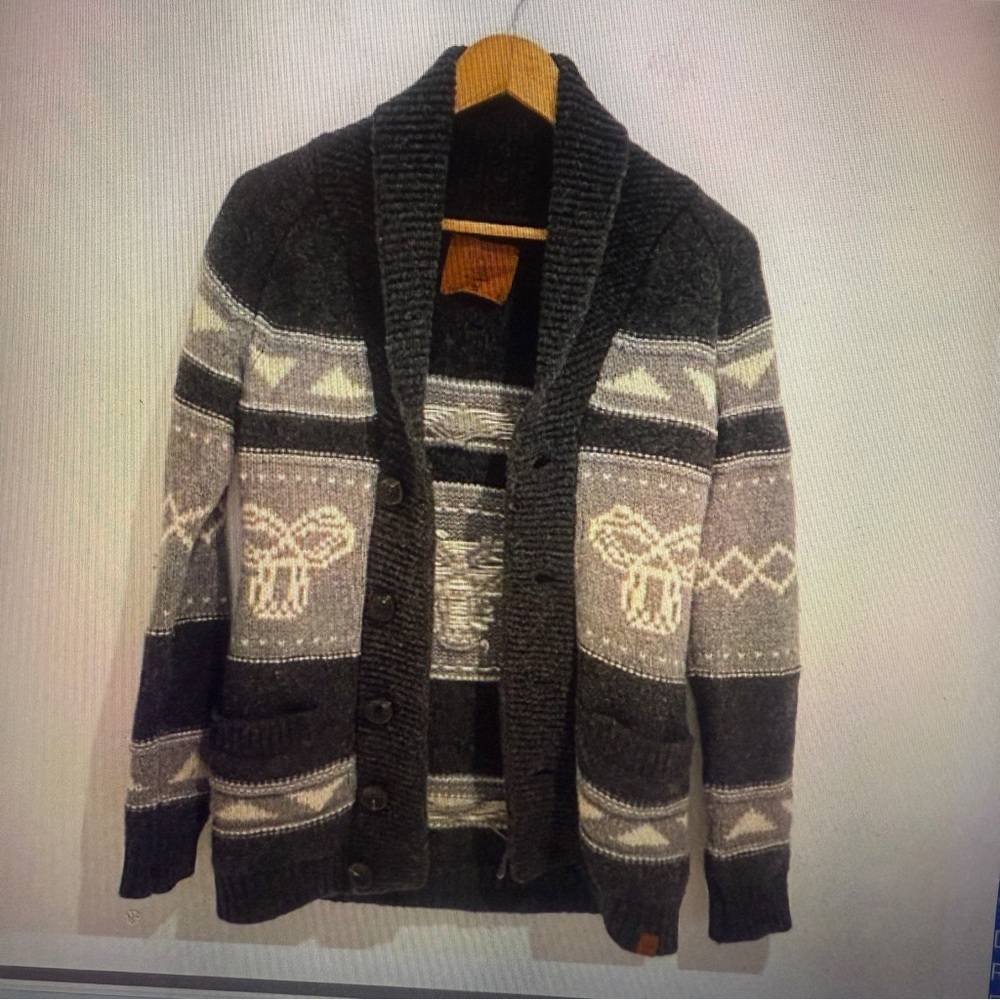 Aritzia TNA Sea to Sky Gray Lambswool Sweater Cowichan Button Cardigan Size M